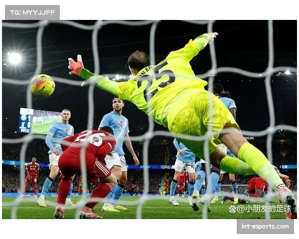 主裁判查看VAR后,取消尼斯队进球,判罚越位在先